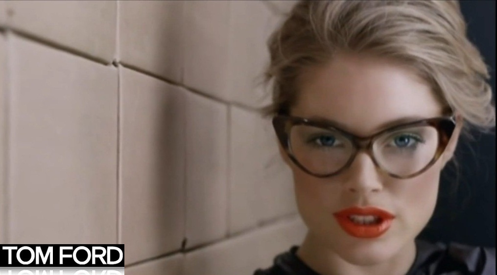 Occhiali da vista tom ford nello spot tv loreal - Ottica Dieci decimi -  Napoli